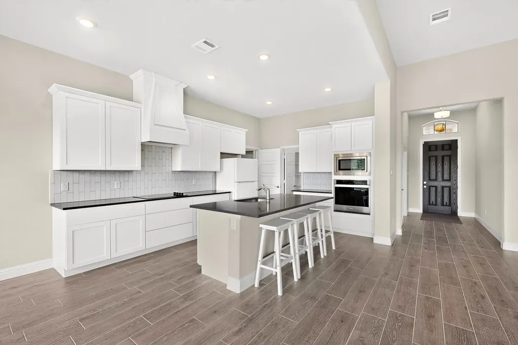690 Serenity Lane Red Oak TX 75154