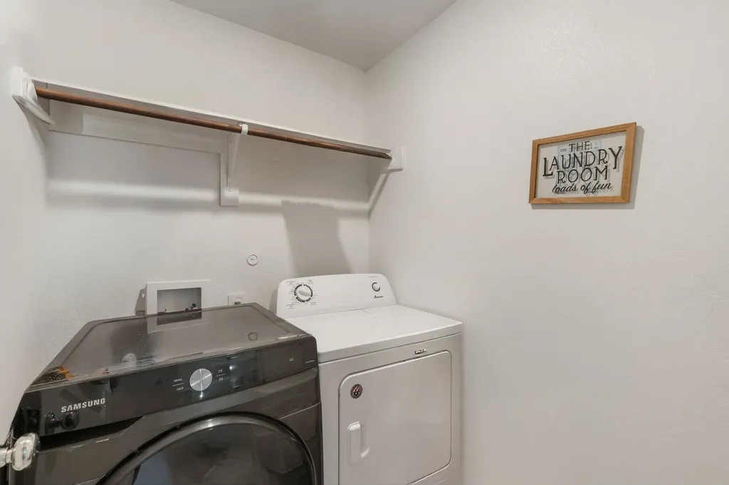 709 Odlozil Lane Ennis TX 75119