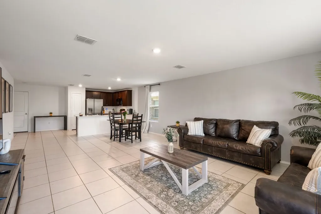 709 Odlozil Lane Ennis TX 75119