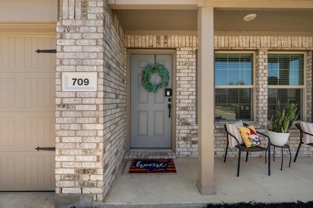 709 Odlozil Lane Ennis TX 75119