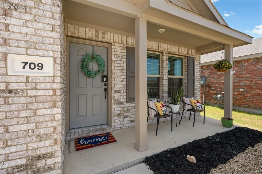 709 Odlozil Lane Ennis TX 75119