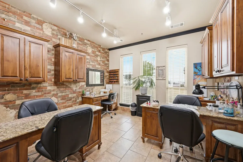 8624 Davis North Richland Hills TX 76182