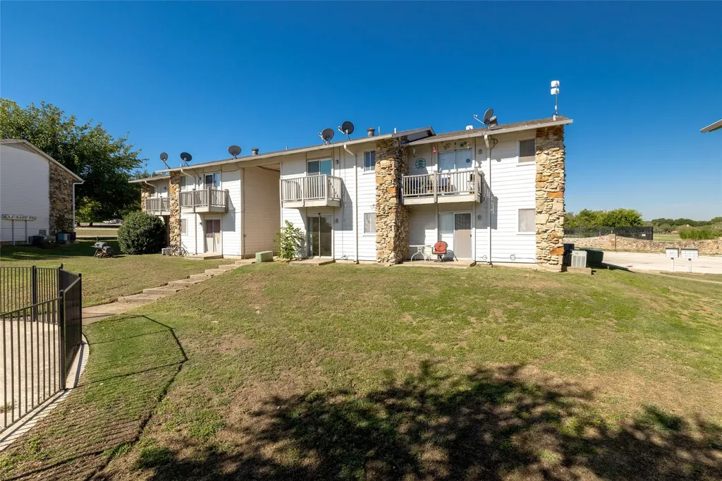 104 Harbor Drive Runaway Bay TX 76426