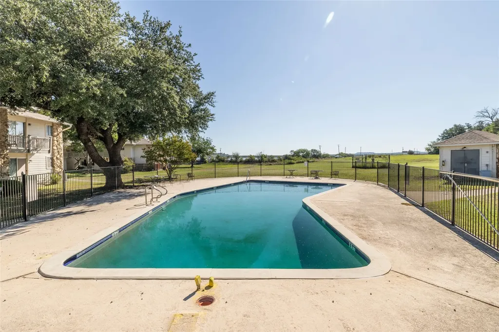 104 Harbor Drive Runaway Bay TX 76426