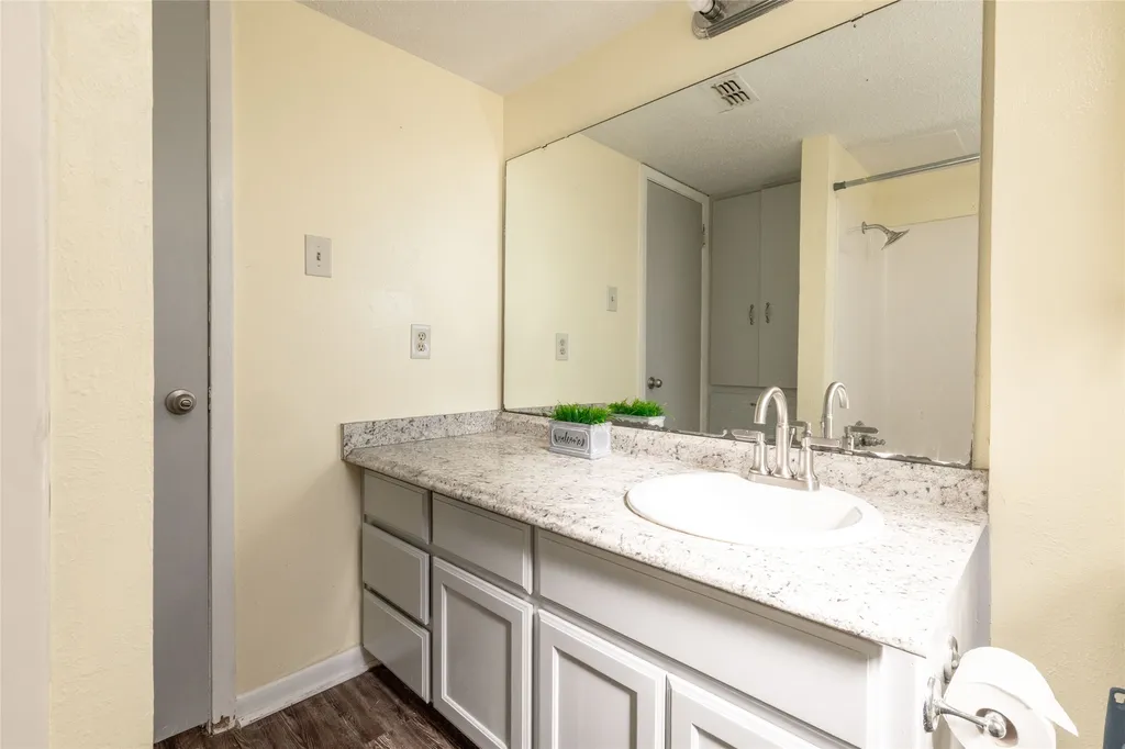 104 Harbor Drive Runaway Bay TX 76426