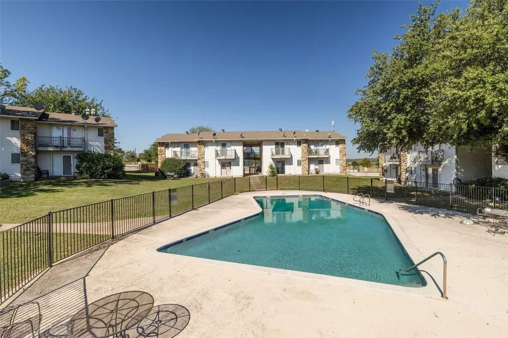 104 Harbor Drive Runaway Bay TX 76426