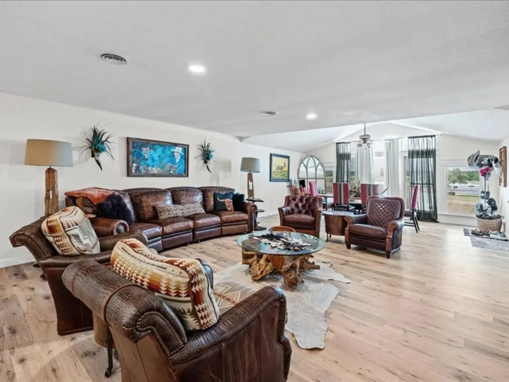 4314 County Road 1008 Glen Rose TX 76043