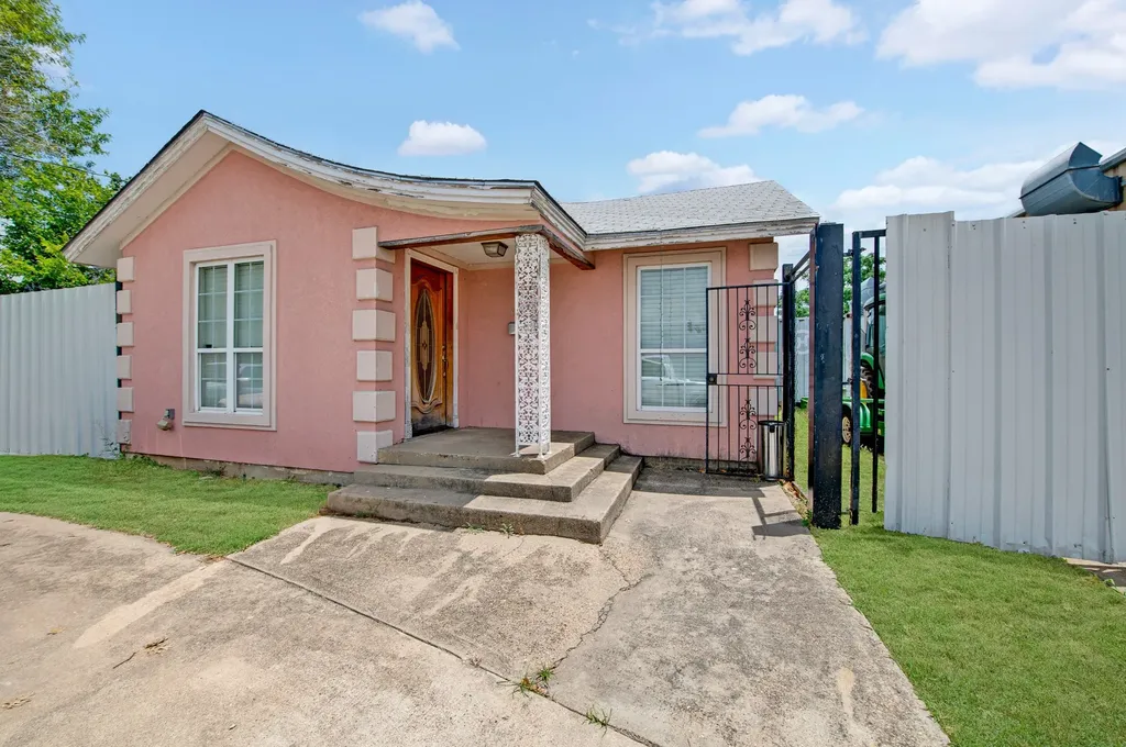 6648 Lemmon Avenue Dallas TX 75209