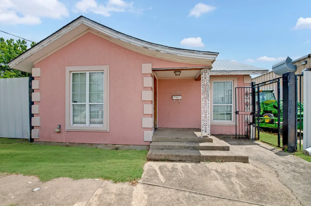 6648 Lemmon Avenue Dallas TX 75209