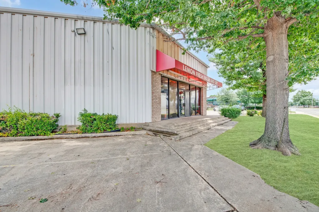 6648 Lemmon Avenue Dallas TX 75209