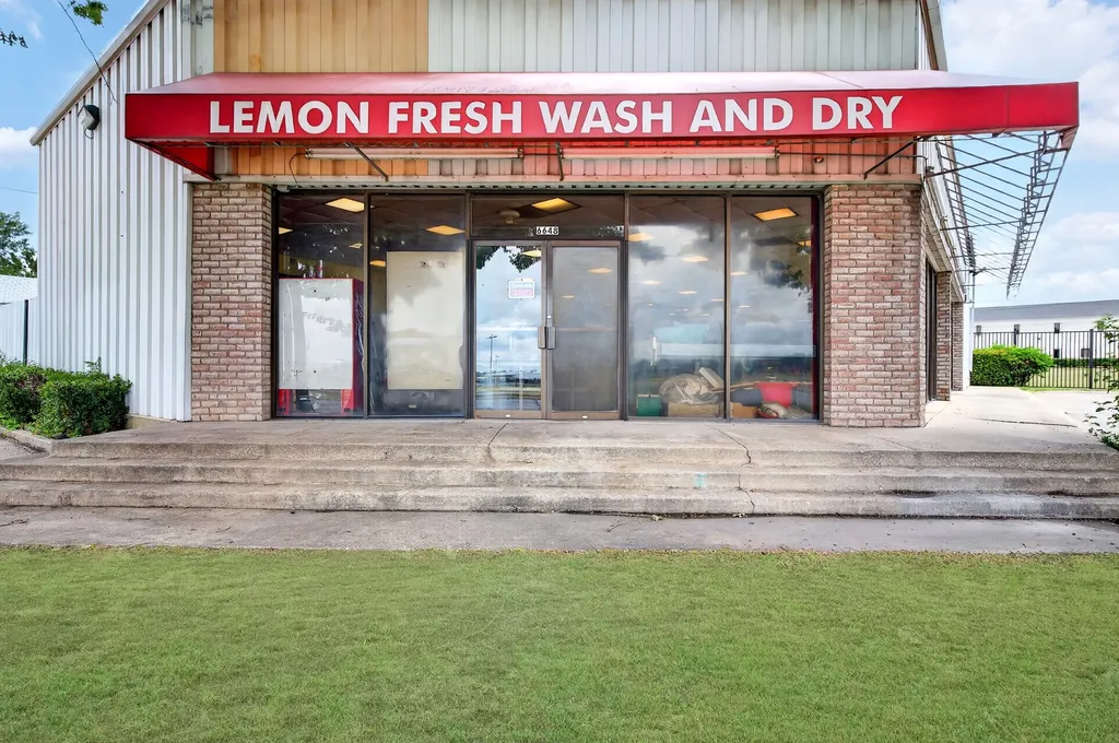 6648 Lemmon Avenue Dallas TX 75209