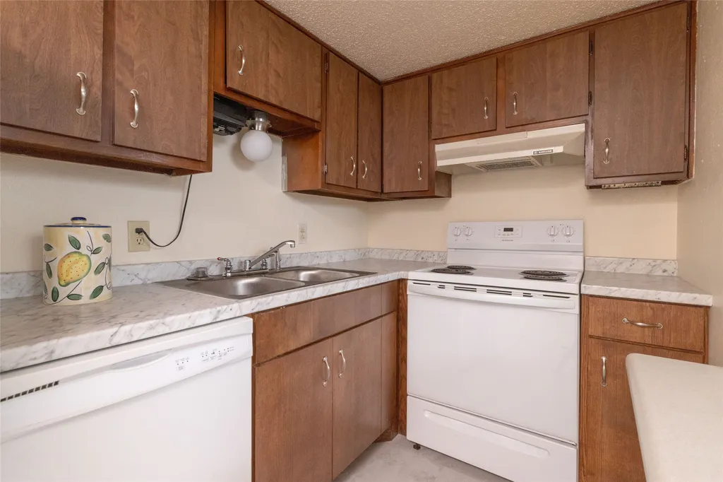 104 Harbor Drive Runaway Bay TX 76426