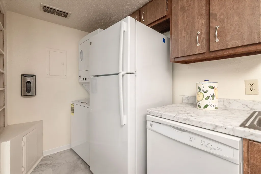 104 Harbor Drive Runaway Bay TX 76426