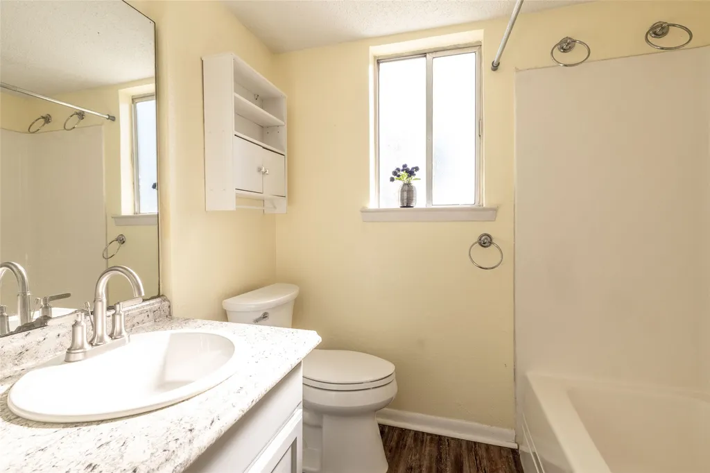 104 Harbor Drive Runaway Bay TX 76426