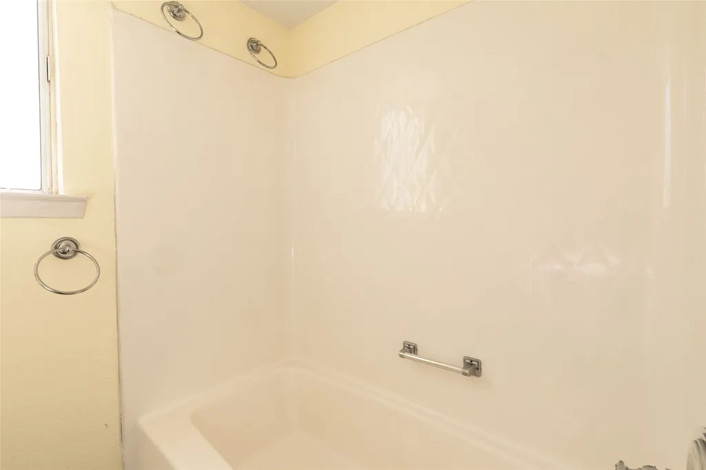 104 Harbor Drive Runaway Bay TX 76426