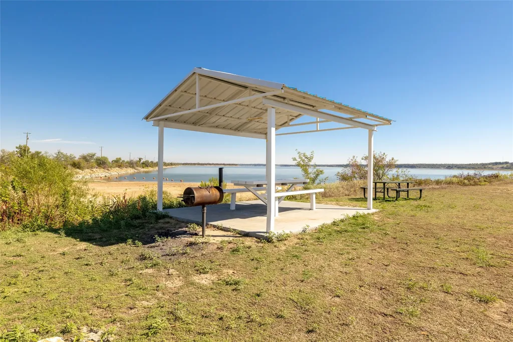104 Harbor Drive Runaway Bay TX 76426