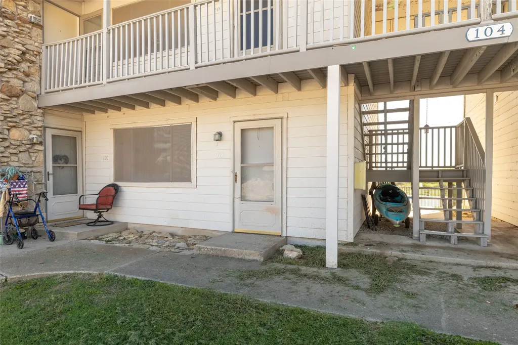 104 Harbor Drive Runaway Bay TX 76426