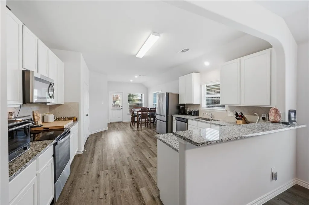 1709 Mark Lane Ennis TX 75119