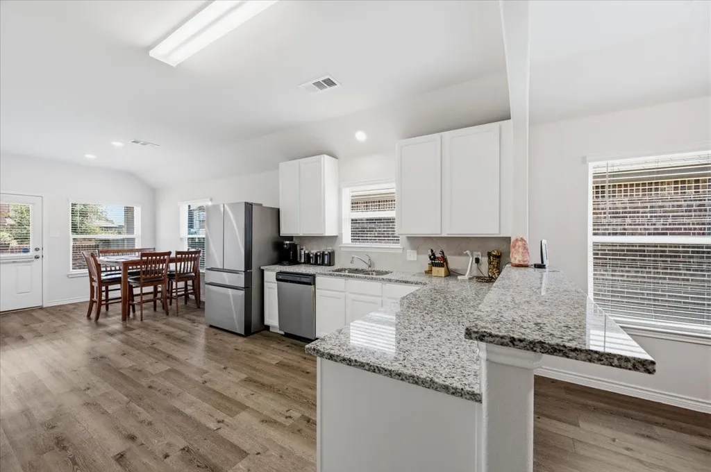 1709 Mark Lane Ennis TX 75119