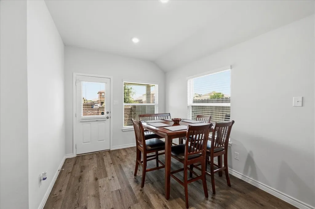 1709 Mark Lane Ennis TX 75119
