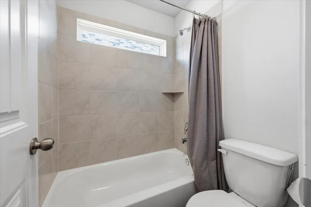 1709 Mark Lane Ennis TX 75119