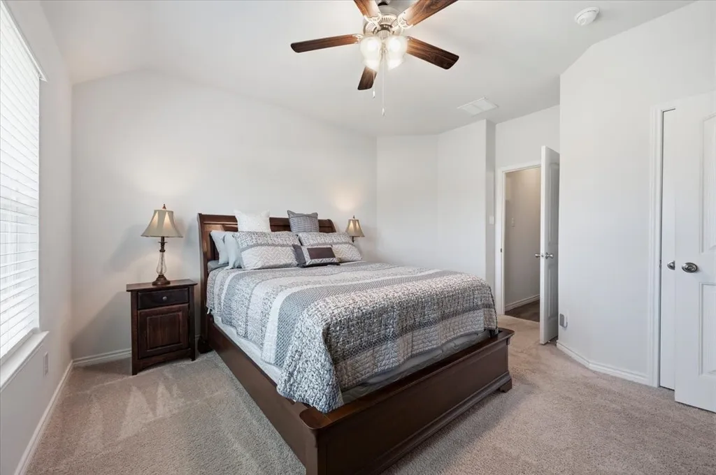 1709 Mark Lane Ennis TX 75119