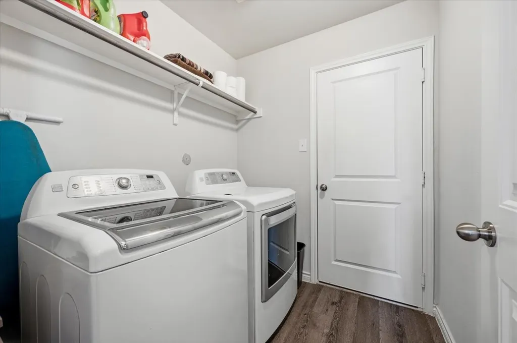 1709 Mark Lane Ennis TX 75119