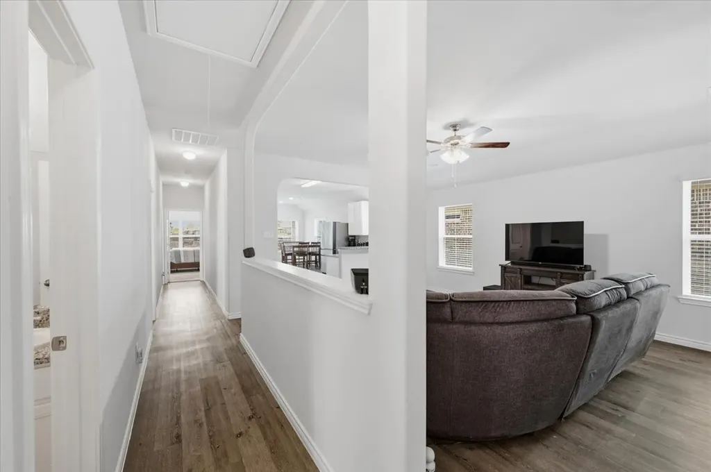 1709 Mark Lane Ennis TX 75119