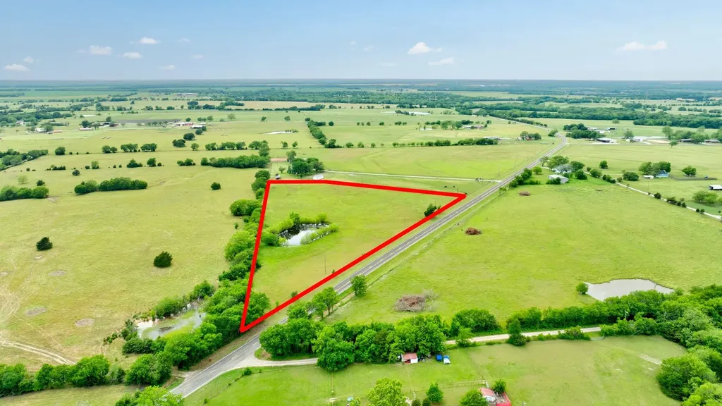 3781 Fm 151 Whitewright TX 75491