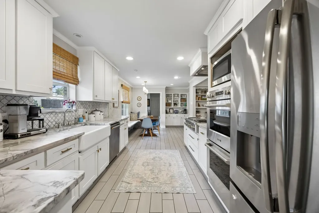 7745 La Cabeza Drive Dallas TX 75248