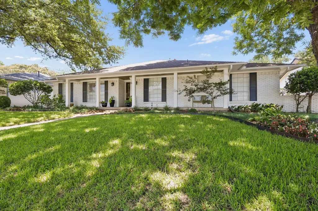 7745 La Cabeza Drive Dallas TX 75248