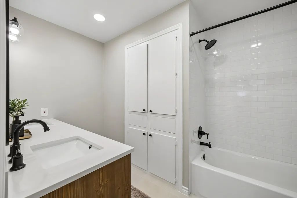 7745 La Cabeza Drive Dallas TX 75248