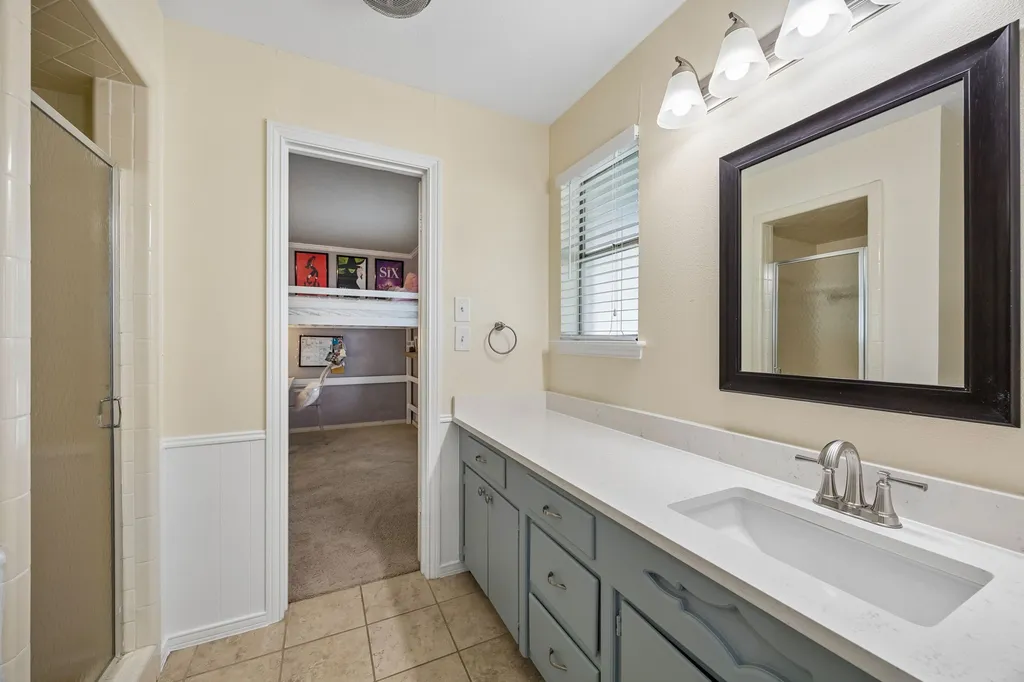 7745 La Cabeza Drive Dallas TX 75248