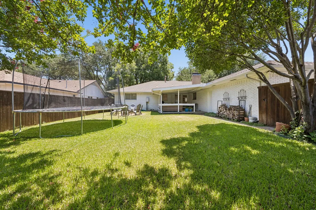 7745 La Cabeza Drive Dallas TX 75248