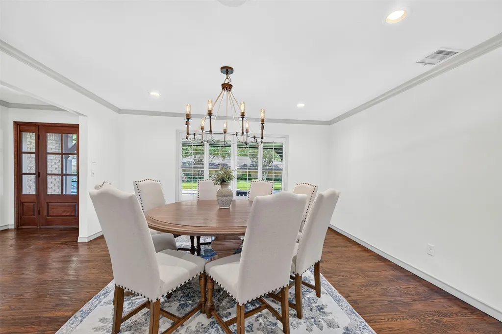 13834 Tanglewood Drive Farmers Branch TX 75234