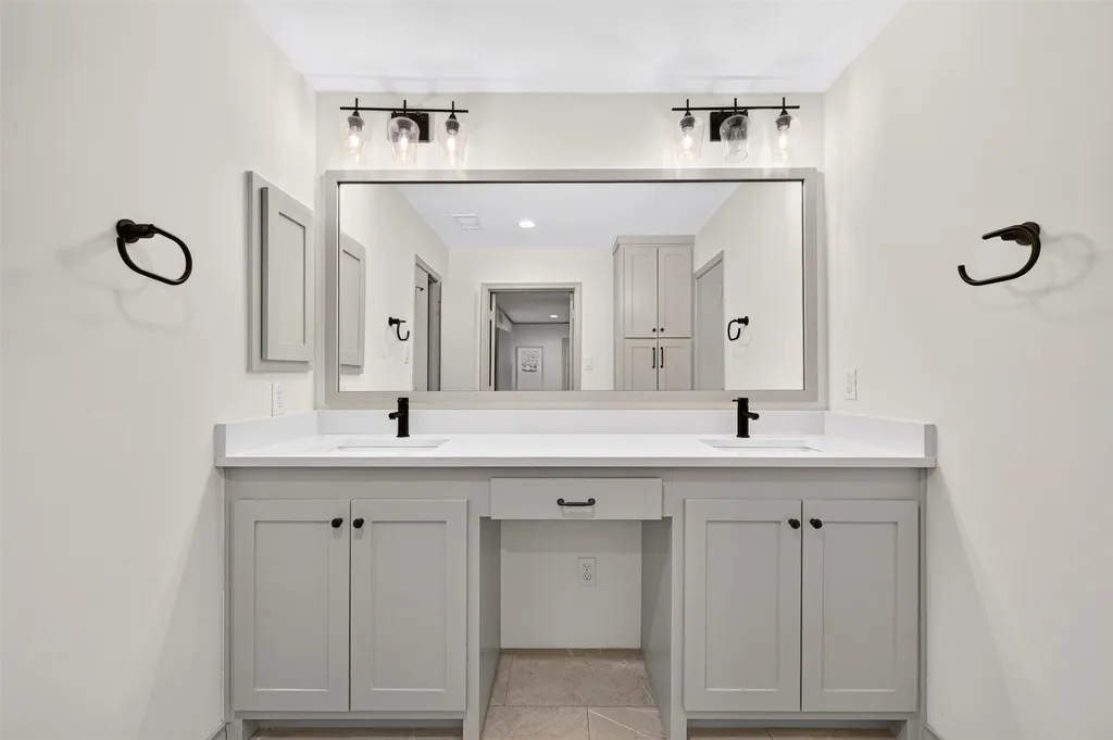 13834 Tanglewood Drive Farmers Branch TX 75234