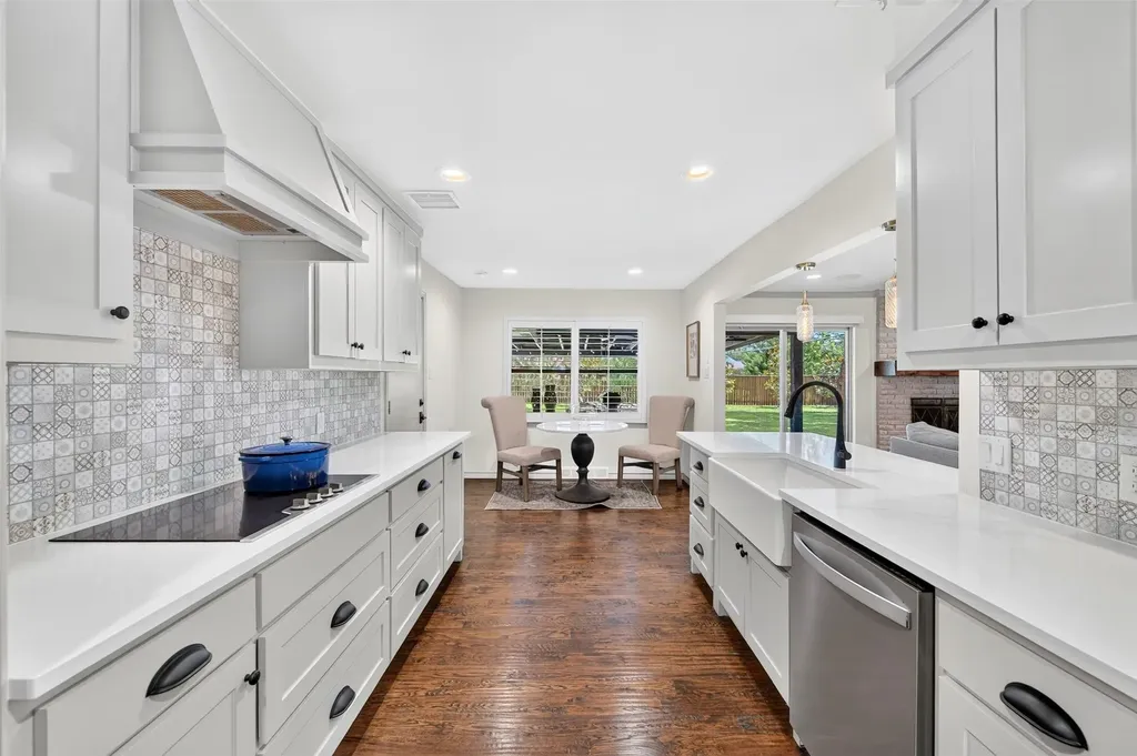 13834 Tanglewood Drive Farmers Branch TX 75234