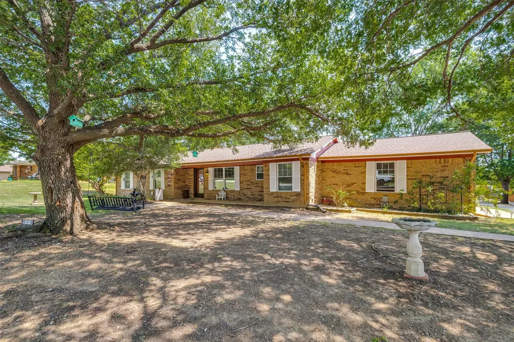 906 Clearview Street Krum TX 76249