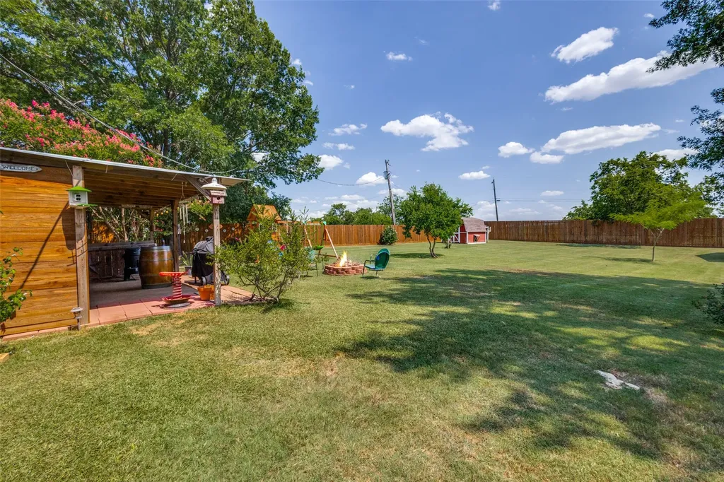 906 Clearview Street Krum TX 76249