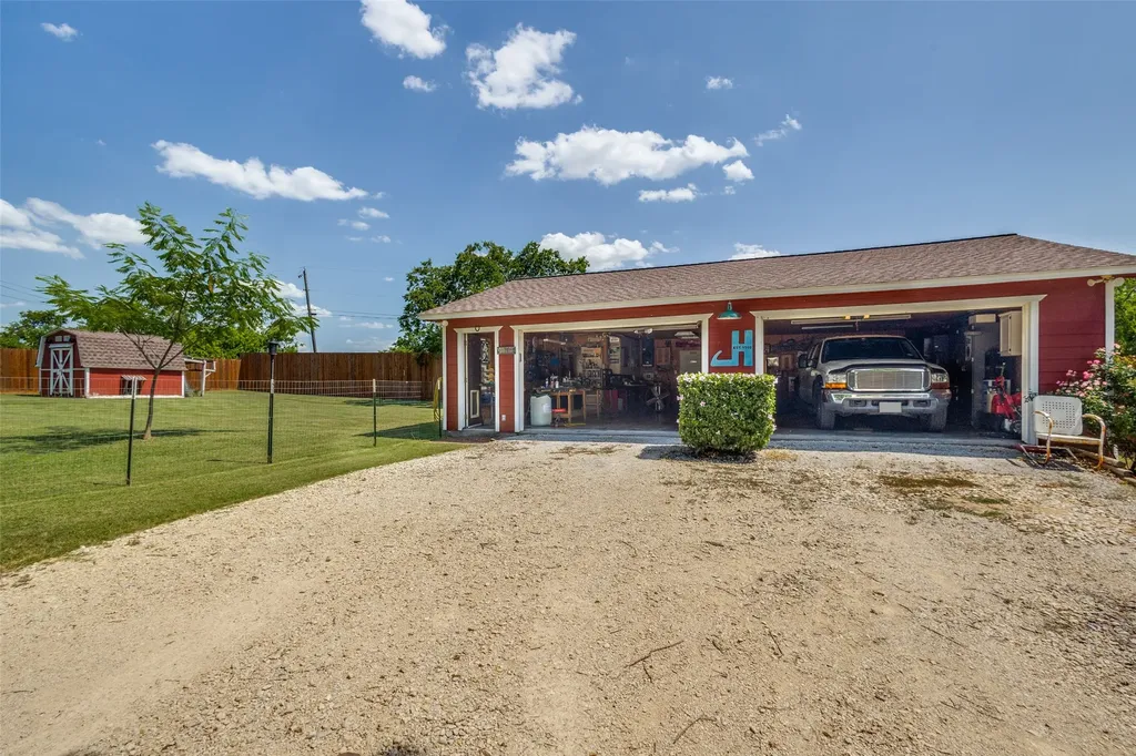 906 Clearview Street Krum TX 76249