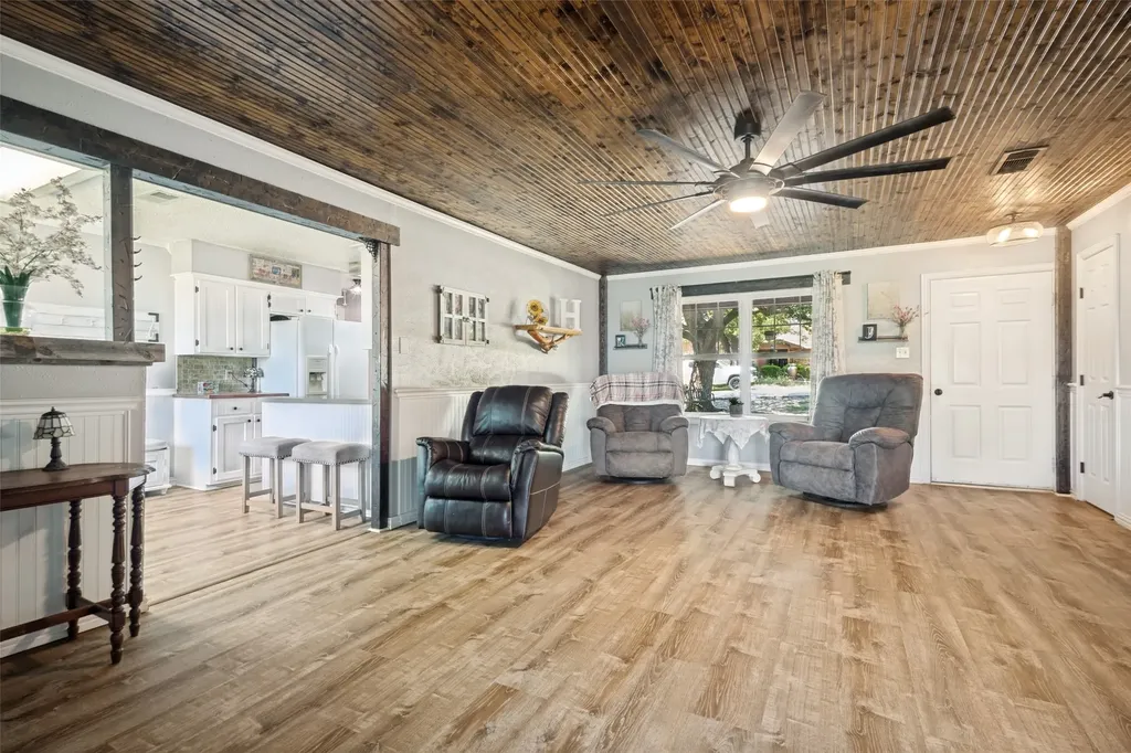 906 Clearview Street Krum TX 76249