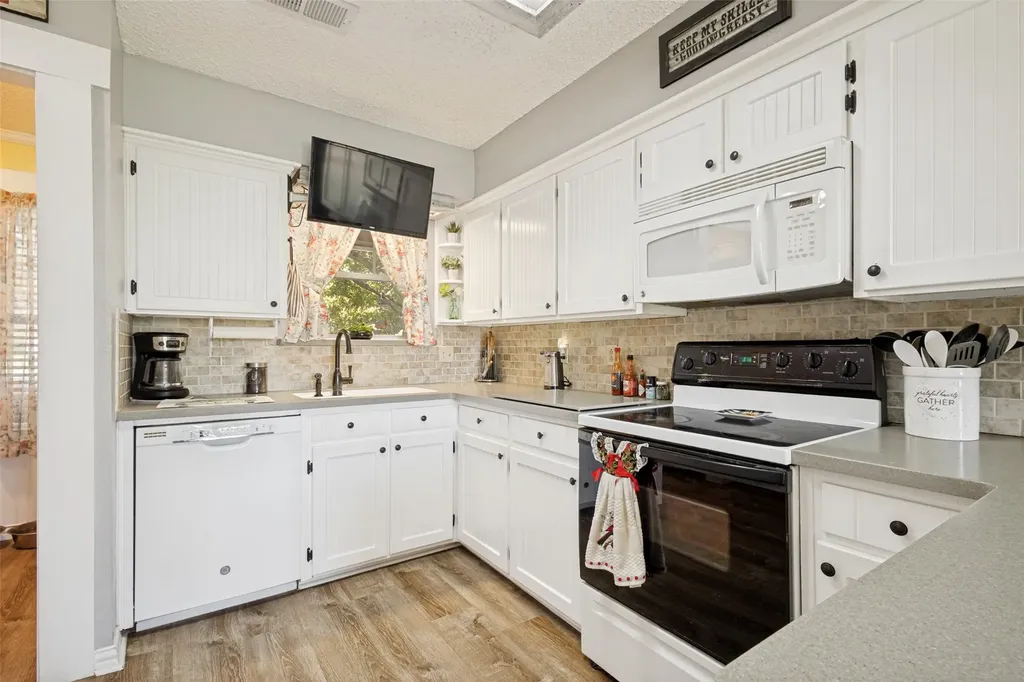 906 Clearview Street Krum TX 76249
