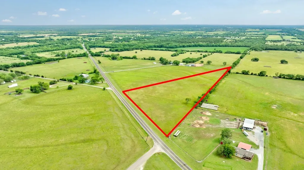 3781 Fm 151 Whitewright TX 75491
