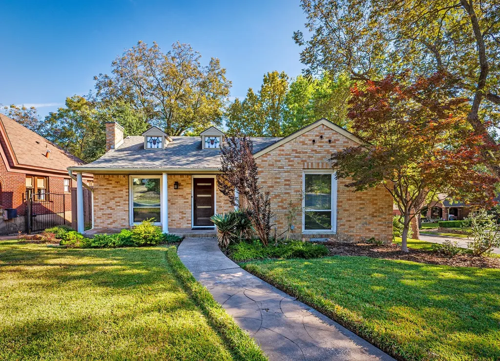 6802 Vivian Avenue Dallas TX 75223