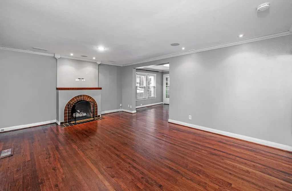 6802 Vivian Avenue Dallas TX 75223