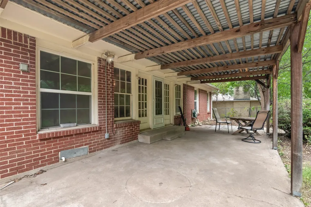 1604 Laurelwood Drive Denton TX 76209