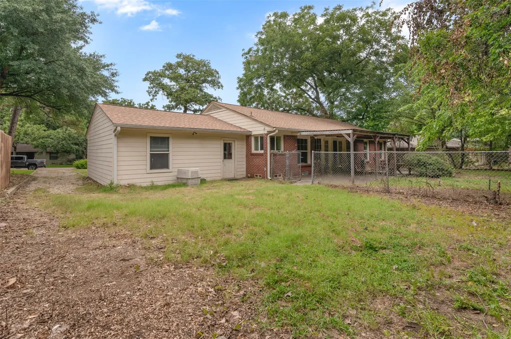 1604 Laurelwood Drive Denton TX 76209