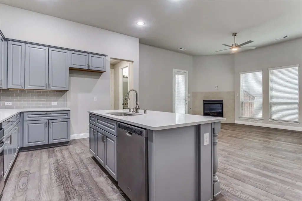 17620 Bottlebrush Drive Dallas TX 75252