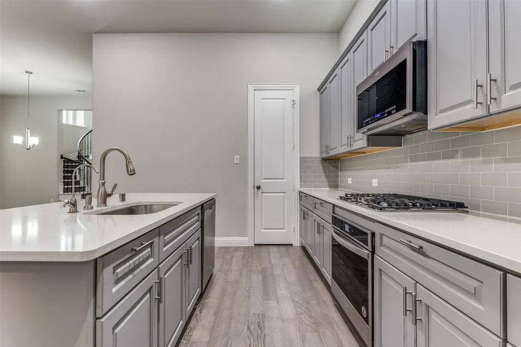 17620 Bottlebrush Drive Dallas TX 75252