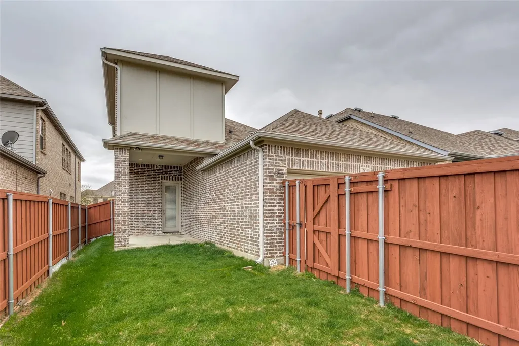 17620 Bottlebrush Drive Dallas TX 75252